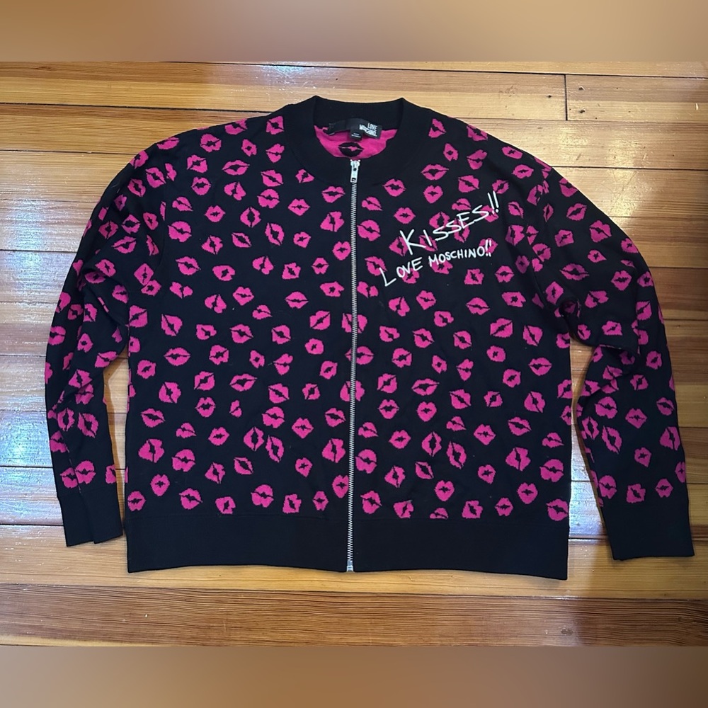 Love Moshino zip up sweater with lip print
